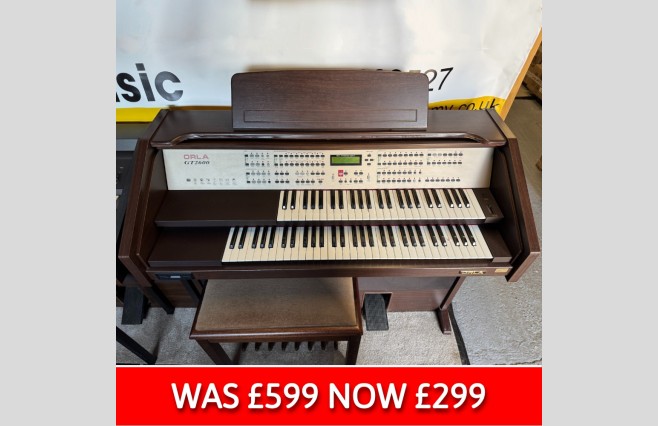 Orla GT2600 Organ, Used Sold As Seen Bargain (SN:05047485) - Image 1